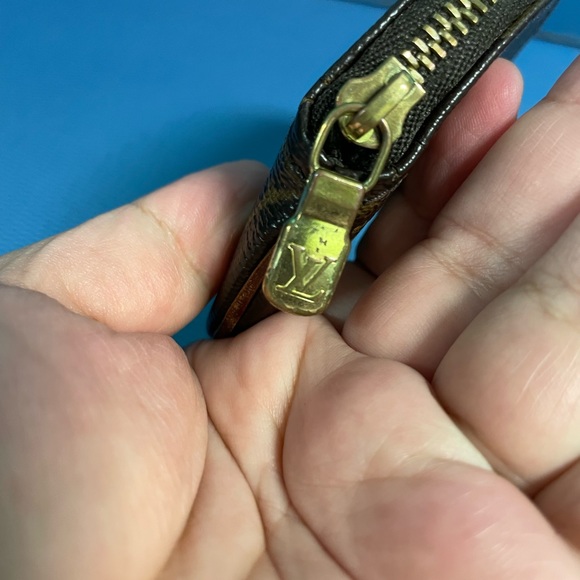 Louis Vuitton monogram small coin purse - Picture 5 of 10